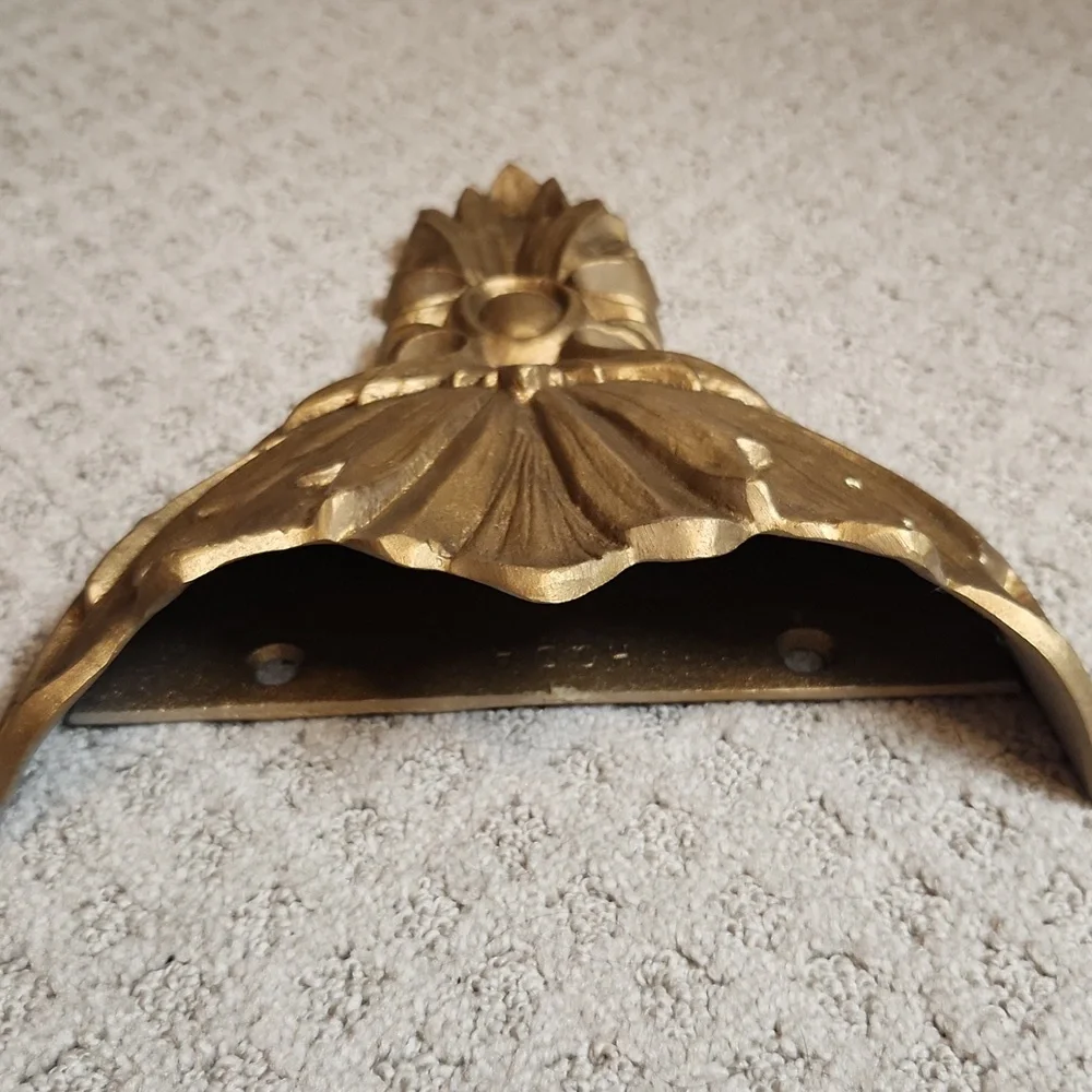 Vintage Hoda Hollywood Regency Mid-Century Golden Wall Pocket Cast Aluminum